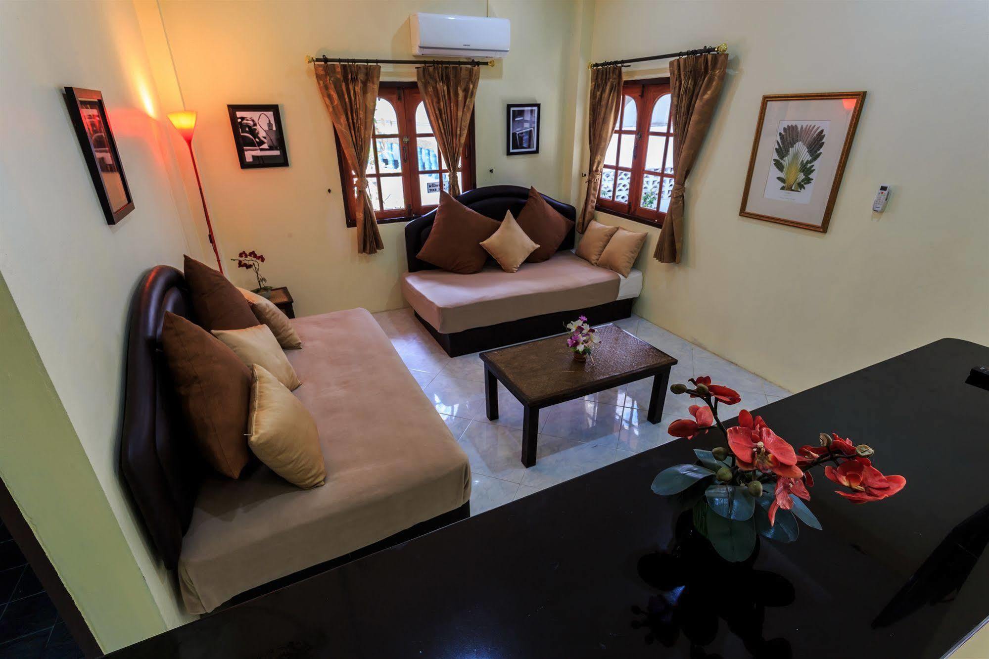 Eriksson Guesthouse Patong Eksteriør billede